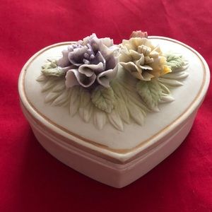 Antique Ivory Bisque porcelain heart shaped jewelry holder